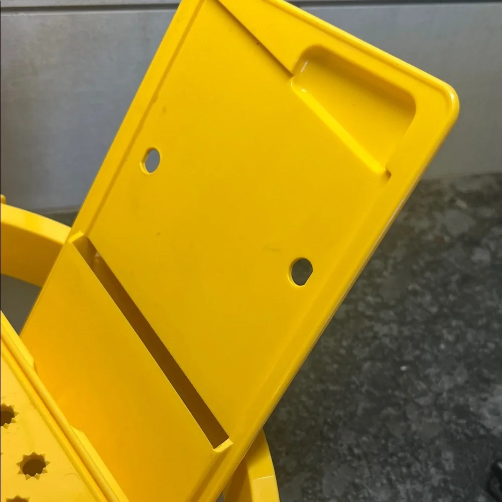 Vintage Tupperware Yellow Grater Bowl with Lid. Grate right into bowl. Exc cond